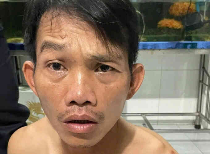 Cướp vàng, khống chế người già trong rẫy vắng