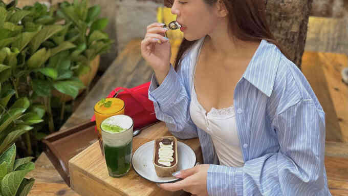 Tại sao bạn ăn nhiều khi stress?