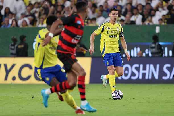 Ronaldo lập siêu phẩm giúp Al Nassr ngược dòng chiến thắng