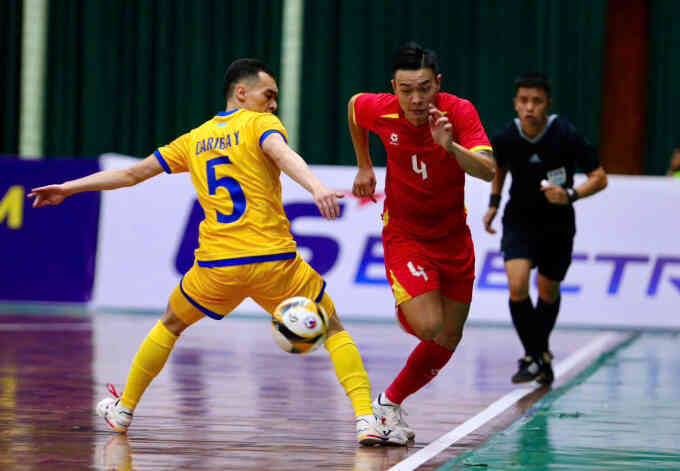 Thủ môn Hồ Văn Ý ghi bàn, futsal Việt Nam thắng đội số 7 thế giới