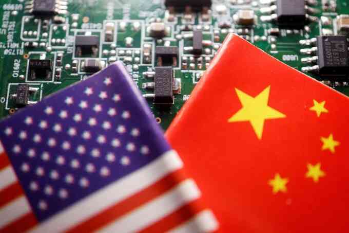 Trung Quốc: Miễn thuế smartphone, laptop là 