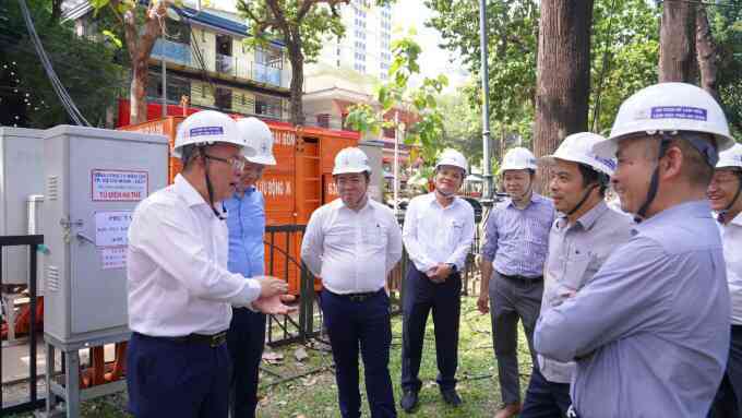 EVN kiểm tra hệ thống điện phục vụ lễ 30/4 tại TP HCM