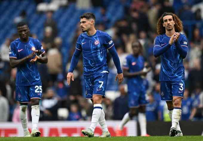 Chelsea tốn nhiều phí môi giới nhất Ngoại hạng Anh