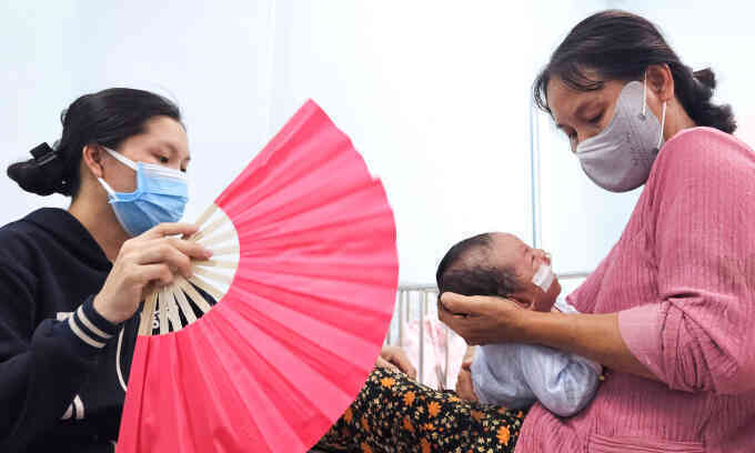 Tốn hàng trăm triệu đồng điều trị biến chứng sởi