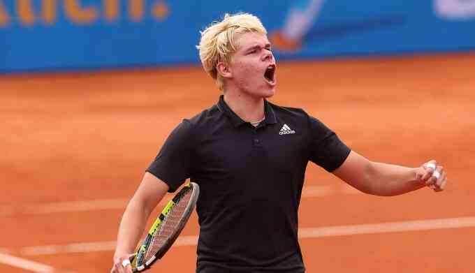 Tay vợt sinh năm 2008 đầu tiên thắng trận ở ATP Tour