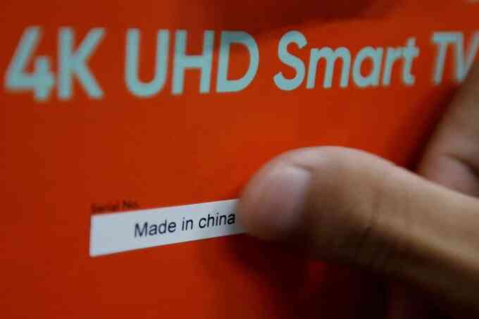 Thương nhân Trung Quốc kêu gọi người dân mua hàng không bán được sang Mỹ
