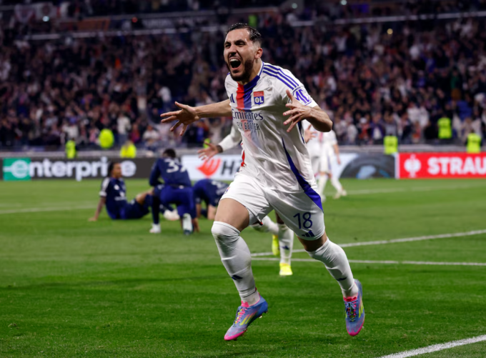 Man Utd bị chê thua kém Lyon về kỹ thuật
