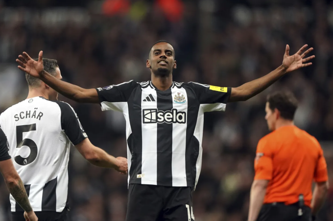 Newcastle đe dọa vị trí thứ 2 của Arsenal ở Ngoại hạng Anh