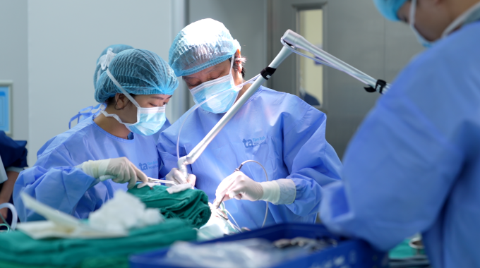 Sùi mào gà như súp lơ trong họng người đàn ông