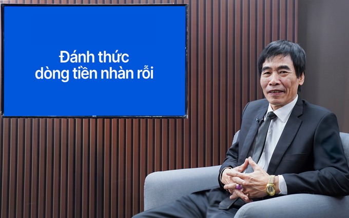 TS Lê Thẩm Dương: 