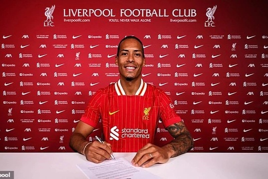 Van Dijk chốt xong tương lai, nhận lương cao khó tin