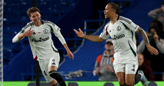 CĐV bức xúc dù Chelsea vào bán kết Conference League