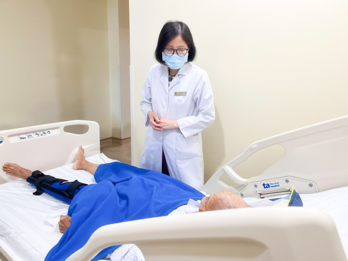 Huyết khối tĩnh mạch sau thời gian nằm một chỗ
