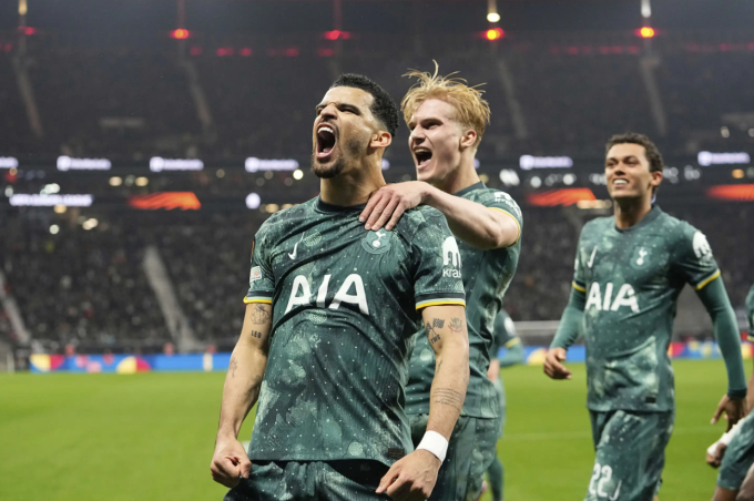 Tottenham vào bán kết Europa League sau hơn 40 năm