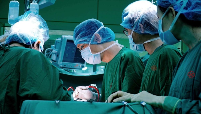 4 khối u trong ổ bụng khiến người đàn ông tiêu ra máu