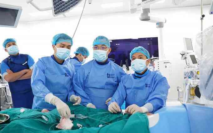 Cụ bà 90 tuổi hẹp tắc hai nhánh mạch vành