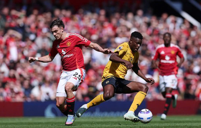 Man Utd thua trận thứ 15 ở Ngoại hạng Anh