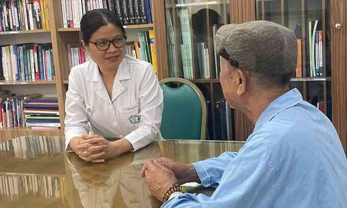 Ung thư phổi tiến triển âm thầm, không triệu chứng