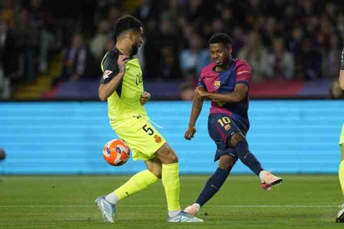 Barca dứt điểm 40 lần để ghi một bàn