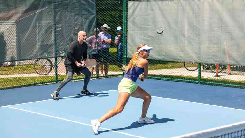 Huyền thoại tennis Andre Agassi lần đầu thi đấu pickleball chuyên nghiệp