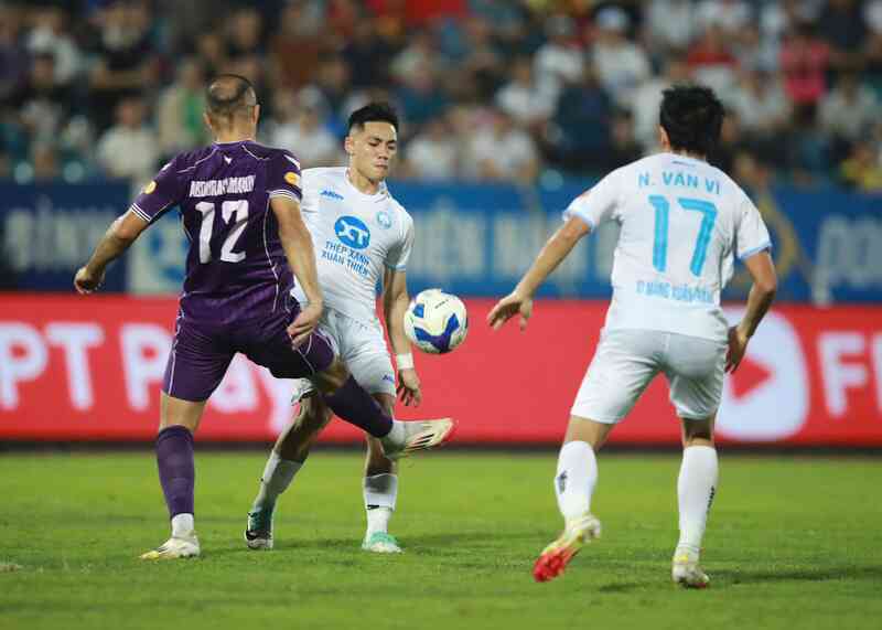 Thắng thuyết phục Bình Dương, CLB Nam Định xây chắc ngôi đầu V-League