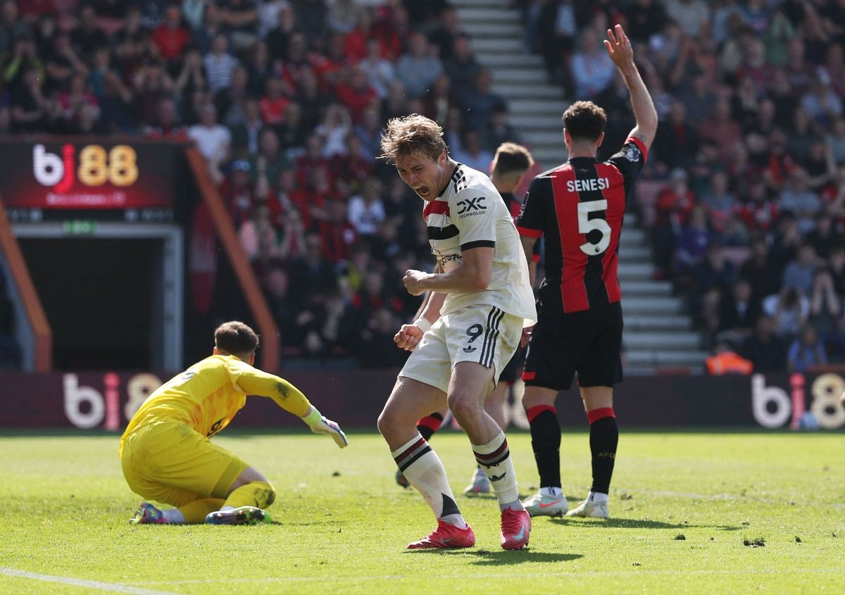 Man Utd thoát thua Bournemouth nhờ bàn gỡ ở phút 96