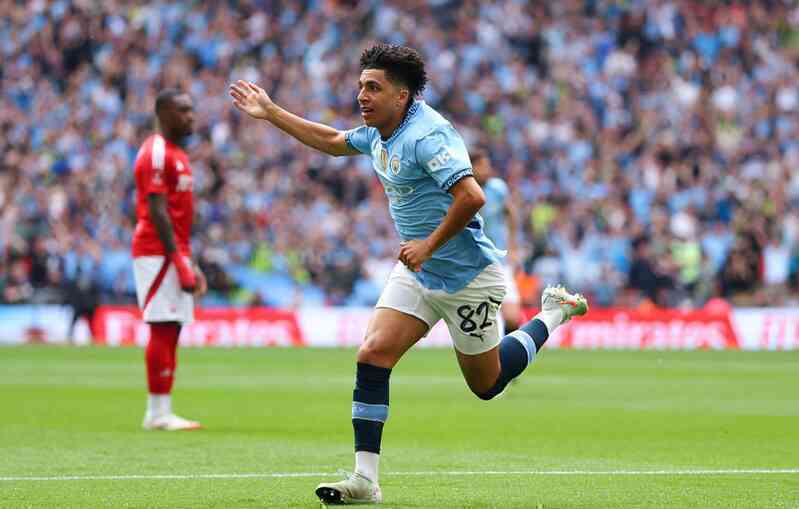 Man City lần thứ 14 vào chung kết Cúp FA