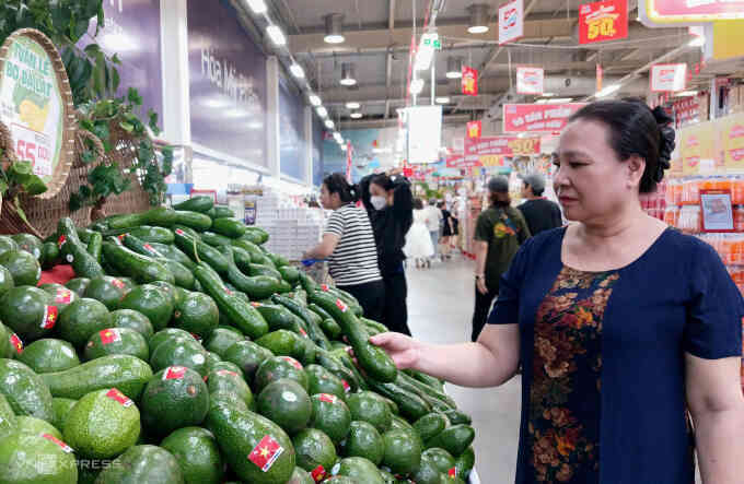 Bơ đầu mùa tăng giá gấp đôi