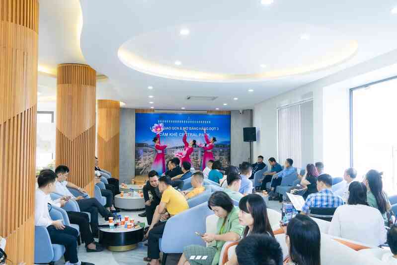 Cư dân Cẩm Khê Central Park nhận sổ hồng