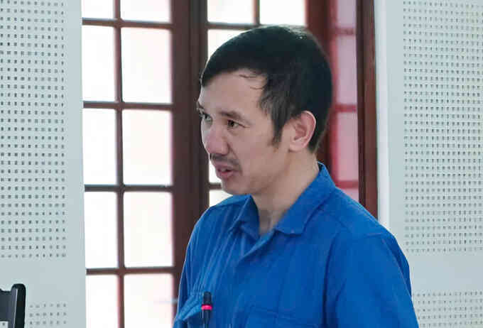 Khống chế giám đốc, vu vạ cặp bồ với người có chồng