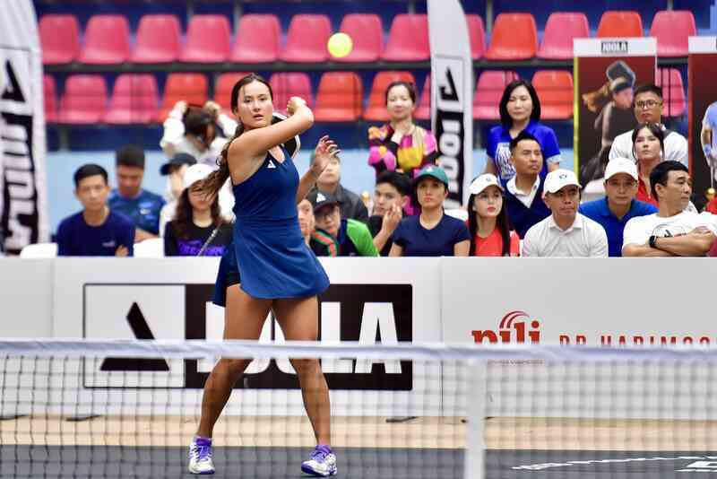 Sân đấu pickleball hỗn loạn do màn tranh cãi căng thẳng của Anna Water