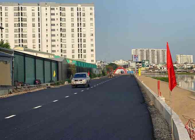 Thông xe 4 km đường ven kênh dài nhất TP HCM