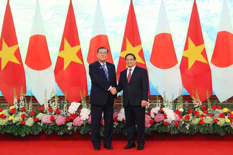 Thủ tướng Nhật Bản rời Hà Nội, kết thúc chuyến thăm Việt Nam