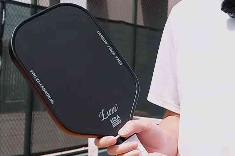 Nhà sản xuất vợt pickleball ở Mỹ bị đưa ra khỏi danh sách đạt chuẩn