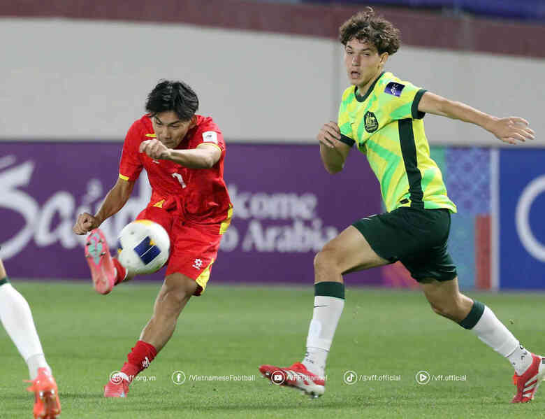 Cầu thủ Australia bất ngờ vì bị U17 Việt Nam cầm hòa