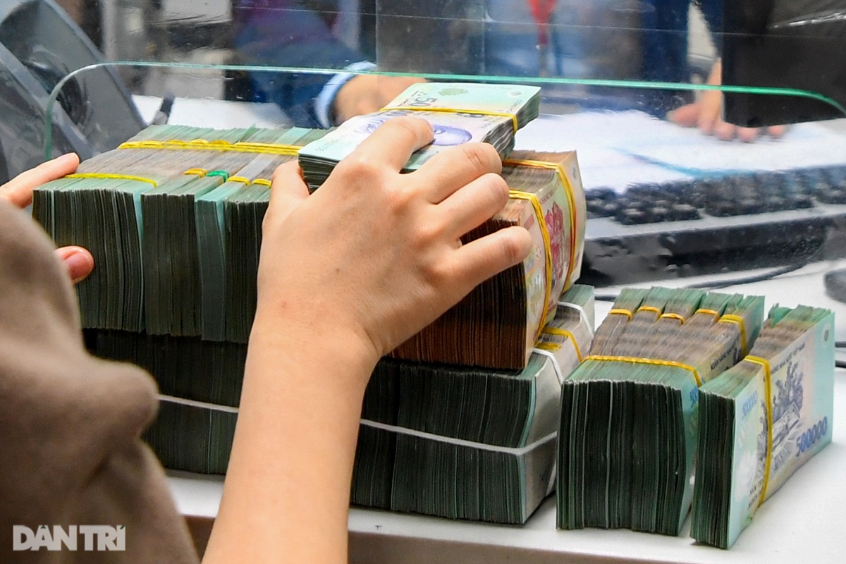 Ngành đồ uống lo ngại tác động kép