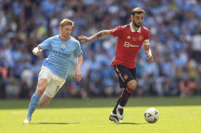 Man City được khuyên mua Fernandes thế chỗ De Bruyne
