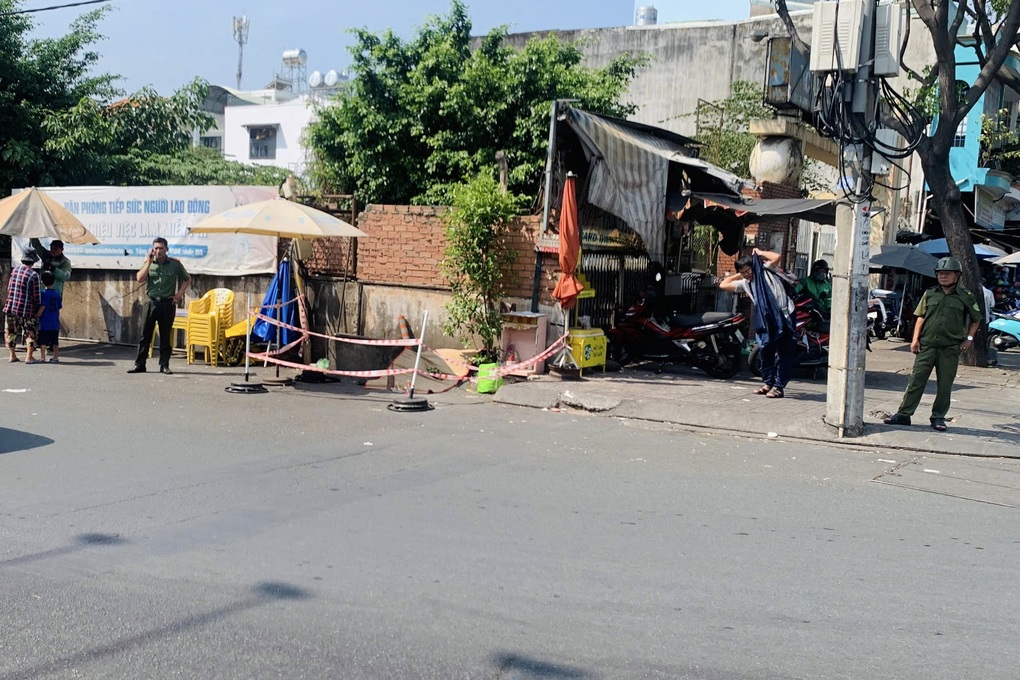 Người đàn ông có hình xăm 6789 tử vong trước cổng bến xe ở TPHCM