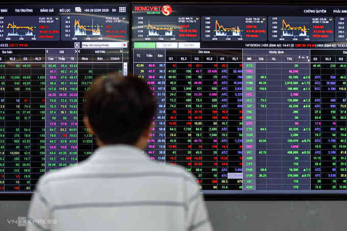 Khối ngoại bán ròng hơn tỷ USD từ đầu năm