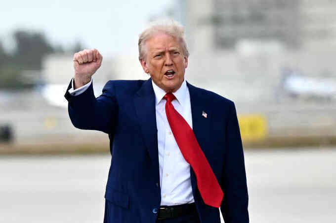 Ông Trump dọa áp thêm thuế 50% với Trung Quốc