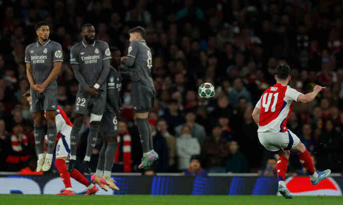 Arsenal đè bẹp Real nhờ hai tuyệt phẩm đá phạt