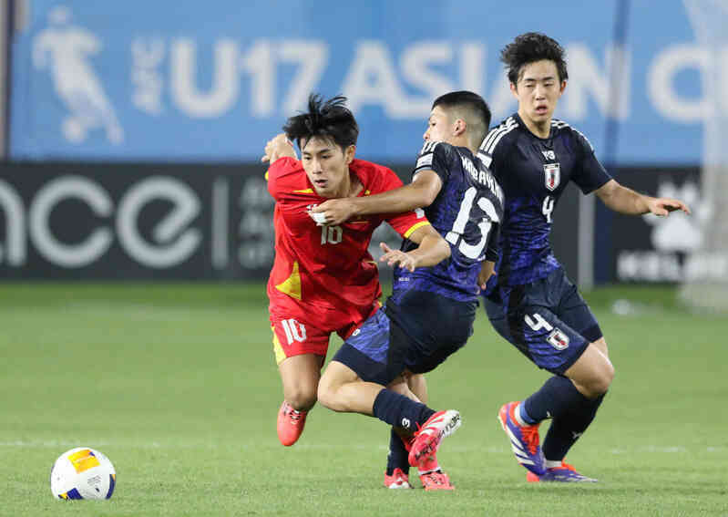U17 Việt Nam: Trở lại mặt đất để 