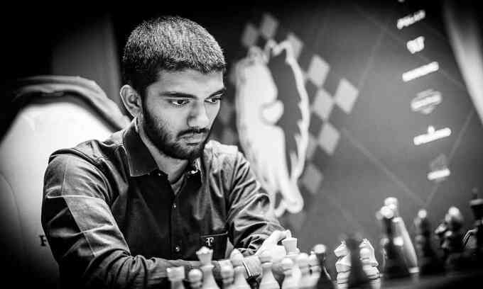 Vua cờ Gukesh xếp áp chót Freestyle Chess Grand Slam