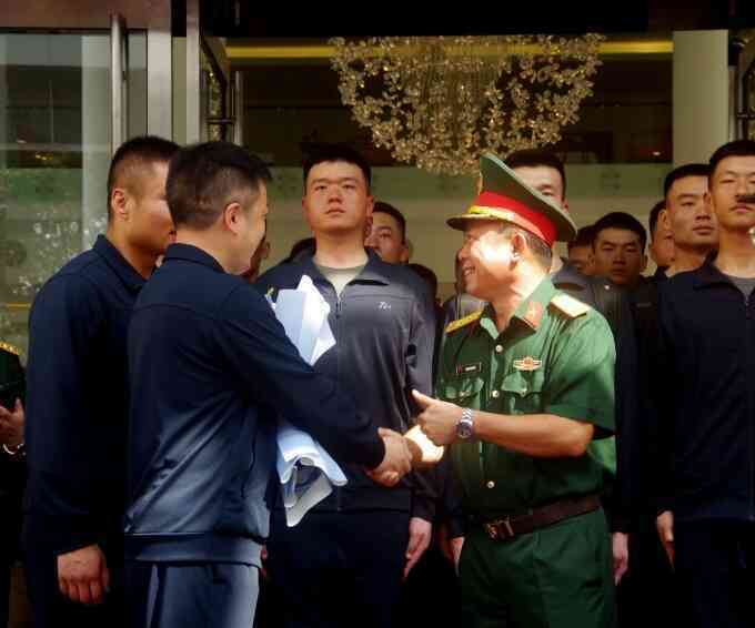 Đội diễu binh Trung Quốc, Lào, Campuchia về nước