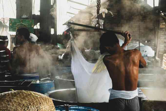Indonesia khó giải bài toán đốt rác nhựa từ Mỹ, Nhật trong sản xuất đậu phụ