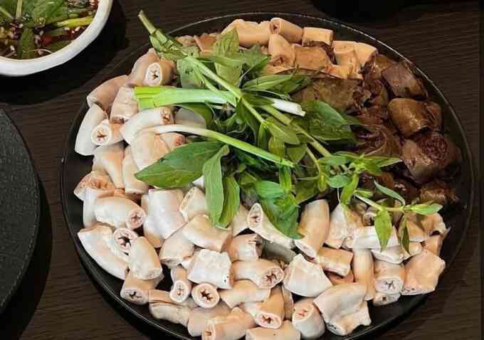 Nguy cơ nhiễm sán dây lợn khi ăn lòng se điếu
