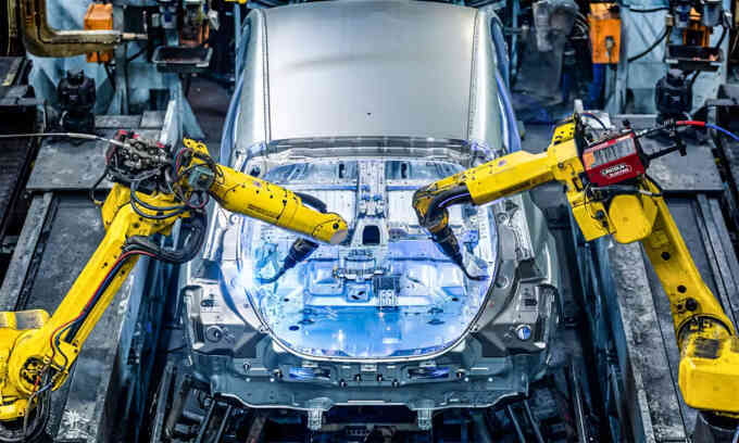 Sau Toyota, Nissan cũng dừng dự án nhà máy pin xe điện
