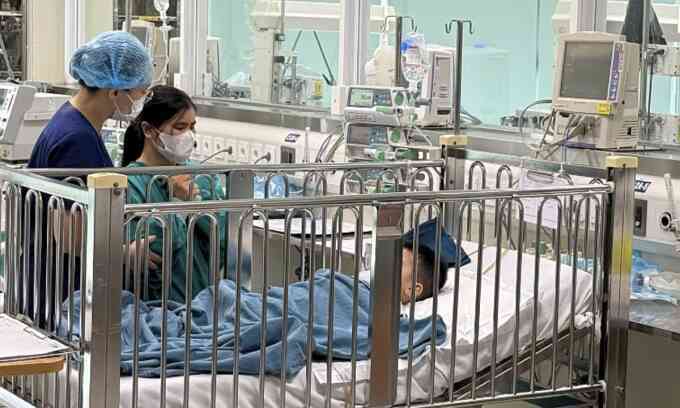 Bé trai trong vụ `nộp đủ tiền mới cấp cứu` xuất viện