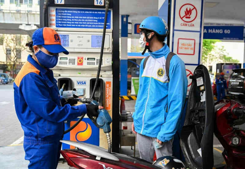 Giá xăng dầu đồng loạt tăng trở lại, RON 95 lên hơn 19.500 đồng/lít