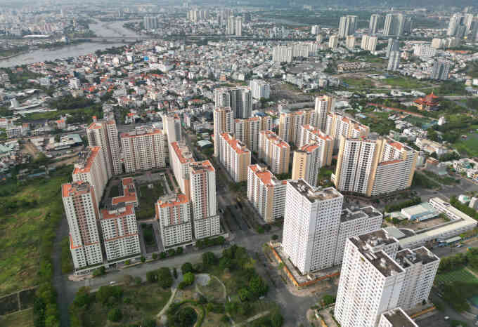 Chung cư cũ TP HCM tăng giá nhưng khó giao dịch